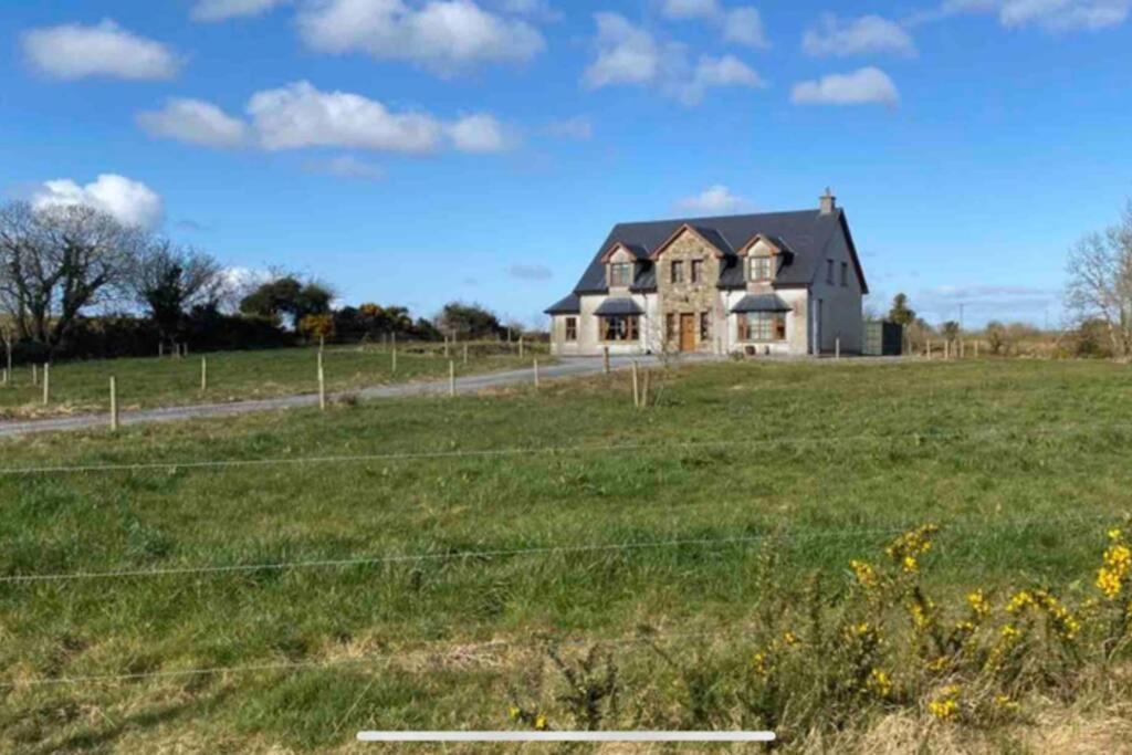 Annies Meadow. Villa Knock  Eksteriør bilde